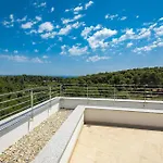 Appartement At Frida Premantura