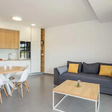 Apartmán At Frida Premantura