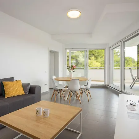 Apartment At Frida *