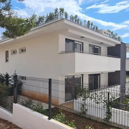 Apartment At Frida *